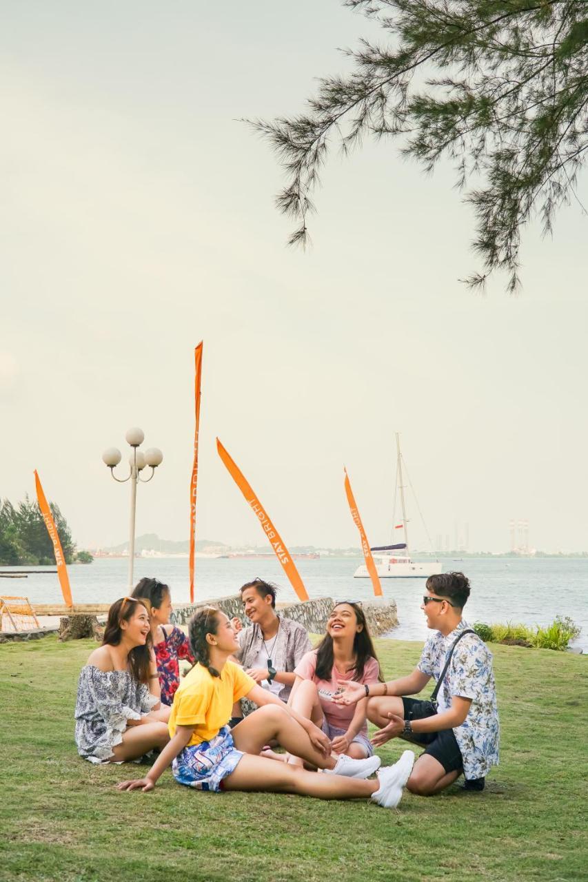 Harris Resort Batam Waterfront Sekupang Exterior foto